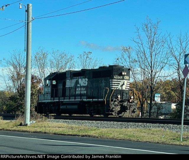 NS GP38-2 unit 5633